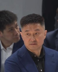 MK体育娱乐-完全不尊重天赋！广东队锋线被曾凡博打爆了，杜锋拒用黄明依！