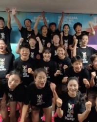 MK体育APP-北青：女足放弃有球合练改成海滩散步，彭诗梦有望继续首发